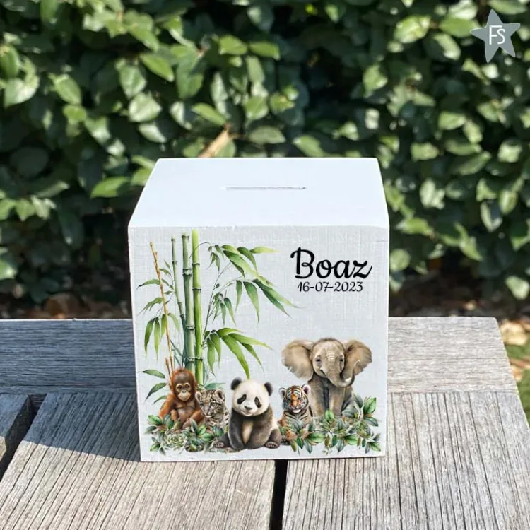 Clearance Houten spaarpot jungle dieren met naam Spaarpot Met Naam | Kraamcadeau Meisje