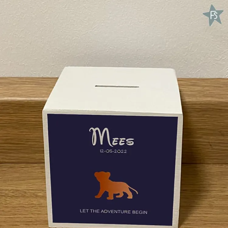 Clearance Houten spaarpot leeuwtje met naam Spaarpot Met Naam | Kraamcadeau Meisje